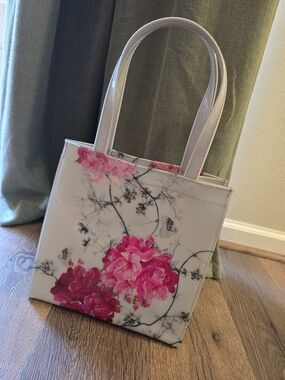 Ted Baker London White Floral Tote Bag with Pink Flower Print